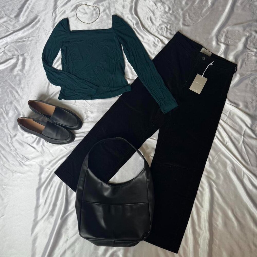 Banana republic Green long sleeve top with square neckline